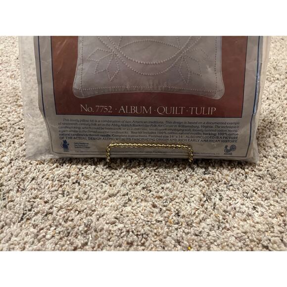 Williamsburg Candlewicking Pillow Album Quilt Tulip Folk Art #7752 - Picture 3 of 7